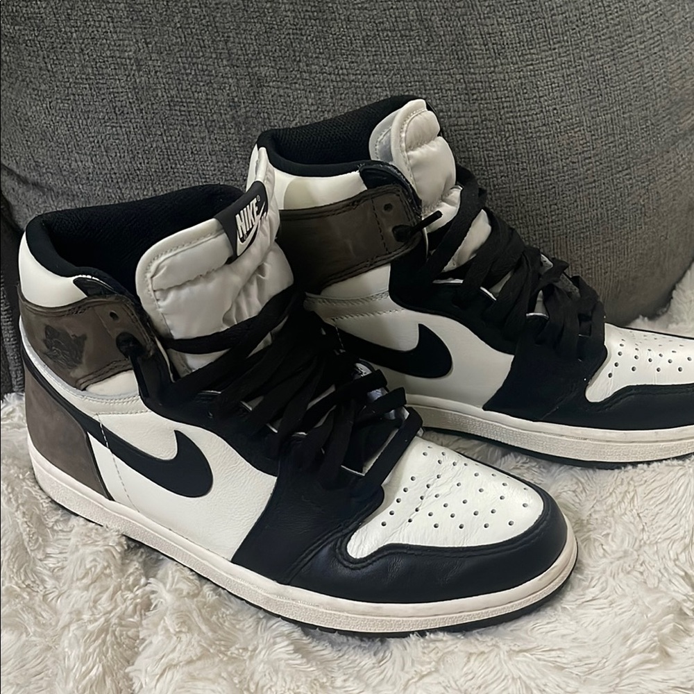 Jordan 1 Retro High OG “Dark Mocha” Women’s size 10